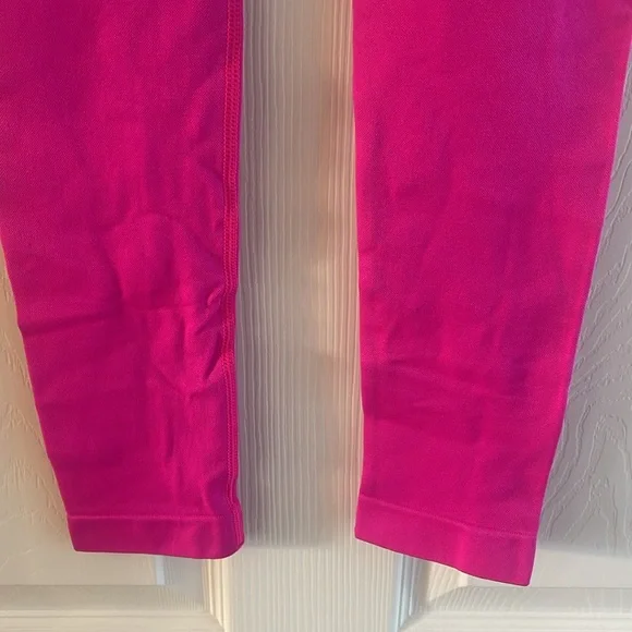 Hot pink stretch, rib pants - Picture 4 of 5